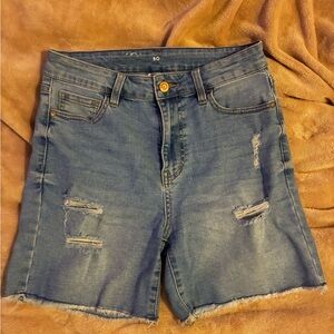 💰5/$10 No Boundaries Distressed Mid-Rise Jean Shorts - Blue